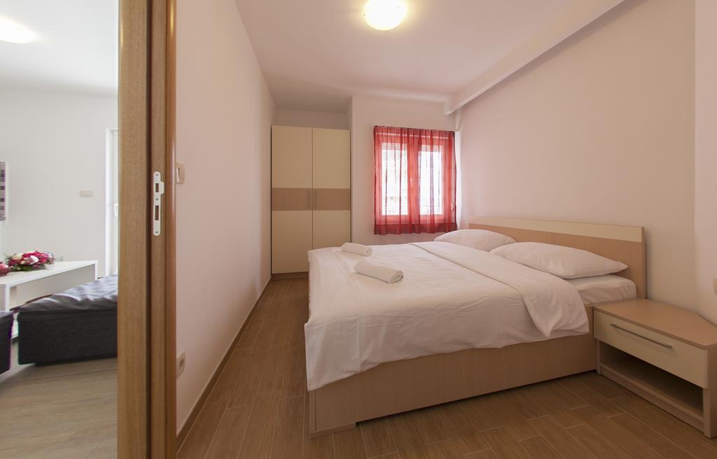 Apartments Villa Klara Baška Voda Εξωτερικό φωτογραφία