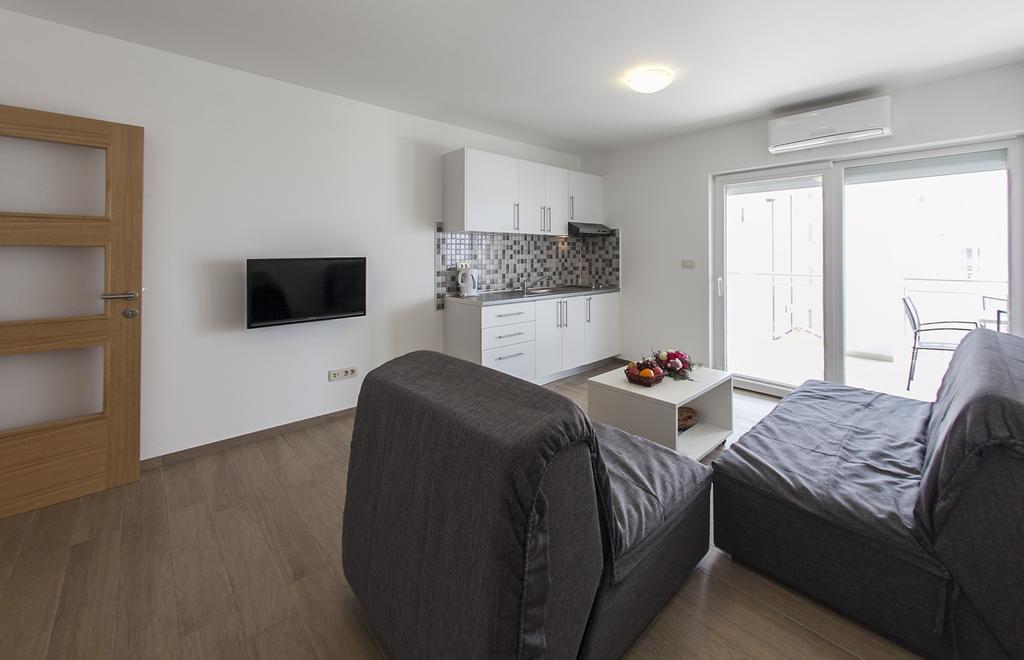 Apartments Villa Klara Baška Voda Εξωτερικό φωτογραφία