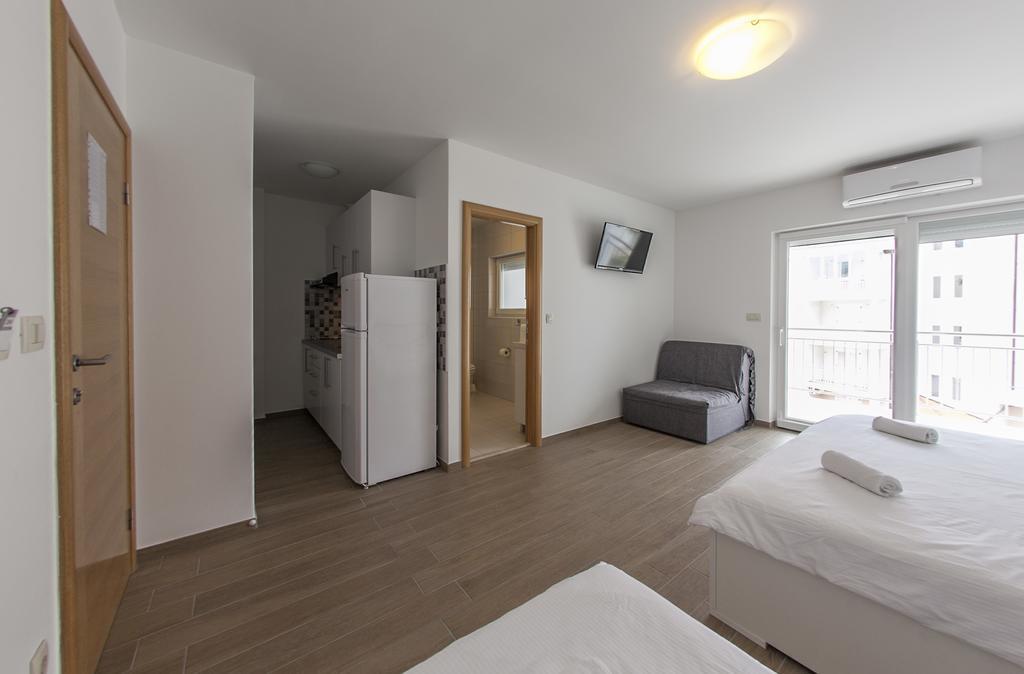 Apartments Villa Klara Baška Voda Εξωτερικό φωτογραφία